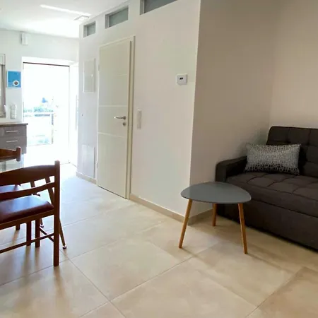 Anemomylos Luxus Suites-boutique & Pool Apartment *