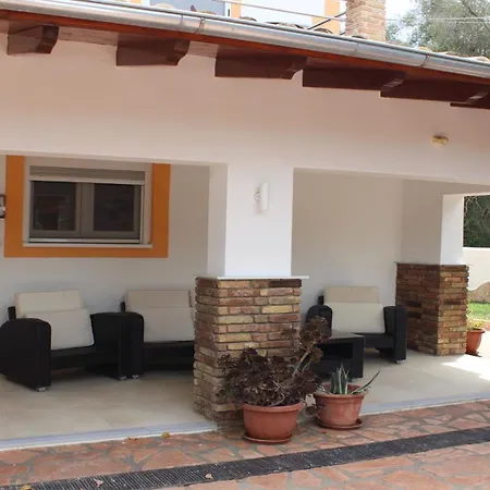 Apartment Anemomylos Luxus Suites-boutique & Pool